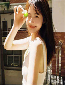 《美女草逼》